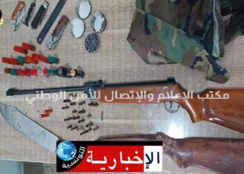 (بحوزته بندقية صيد وظروف لسلاح ناري وأسلحة بيضاء)- الأمن يضرب بقوة في سوسة..