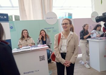 سفيرة فرنسا بتونس:”نحاول تسهيل عملية حصول الطالب التونسي على التأشيرة للدراسة بفرنسا “…