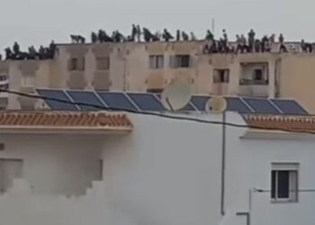 معطيات مدوية وصادمة..هذا ما تمّ اكتشافه في العمارة التي استحوذ عليها الأفارقة بصفاقس..!!