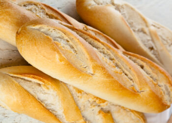 (رقم مفزع)- قرابة مليون خبزة يقع تبذيرها يوميا في تونس!!