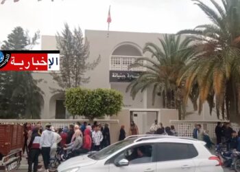 أهالي العامرة وجبنيانة يحتجّون مطالبين بترحيل المهاجرين..