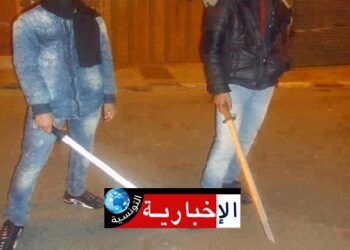 ملثمون يحملون أسلحة بيضاء يعتدون على مقهى بهذه المنطقة..