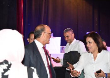 السفير التونسى يحضر “شعلة” فى مهرجان ايزيس الدولي لمسرح المرأة