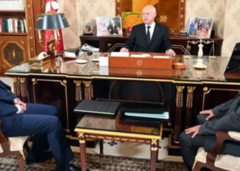 رئيس الدولة يطالب باعفاء هؤولاء المسؤولين..