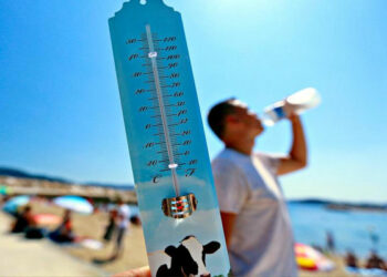 تزيد العطش.. مشروبات عليك تجنّبها في الطقس الحار..