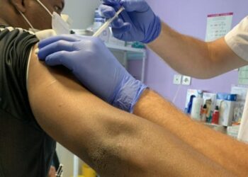 تجربة أول لقاح للسرطان في العالم..