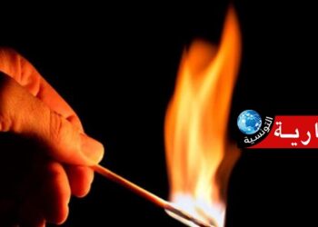 فتاة تضرم النار في سيارة اجرة “لواج”..وهذه التفاصيل..