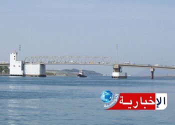 إمرأة تلقي بنفسها من فوق جسر بنزرت