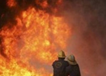 اختناق 30 شخصا في حريق هائل بأرض معدة لتجميع الخردة بهذه المنطقة..