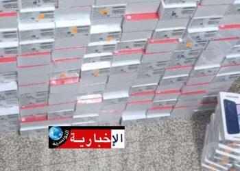 حجز 600 هاتف ذكي و هذه التفاصيل