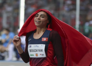 العداءة مروى بوزياني تحطم الرقم القياسي لحبيبة الغريبي في 3 آلاف متر موانع