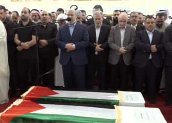 قطر: الآلاف يصلون الجنازة على جثمان اسماعيل هنية قبل ان يواري الثرى