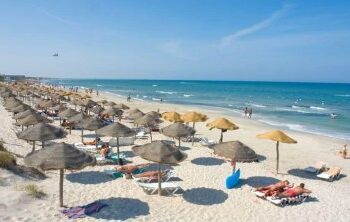 تصريف مياه صرف صحي غير معالجة بهذا الشاطئ ببنزرت..