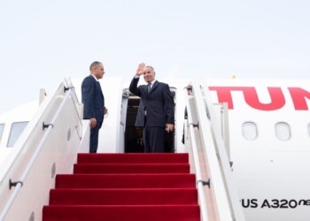 رئيس الحكومة يغادر في اتجاه الصين..