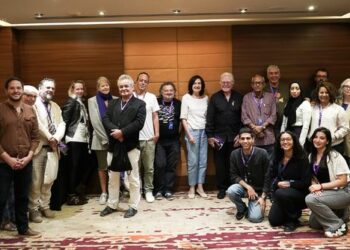 (في لقاء مع نخبة من الصحفيين الدوليين )- حسين فهمي: «القاهرة السينمائي» صوت قوي  لدعم القضية الفلسطينية