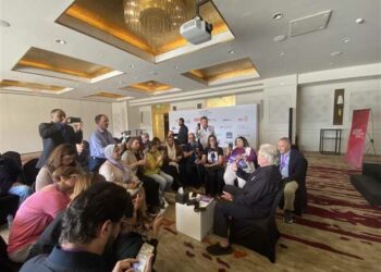 حسين فهمي: ” بدأت التخطيط للدورة الـ46 من مهرجان القاهرة السينمائي الدولي.. “