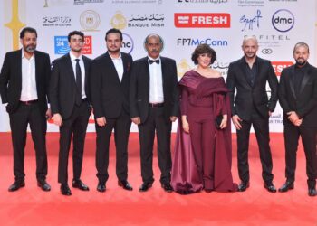 (مهرجان القاهرة السينمائي الدورة الـ 45 )- صور من السجادة الحمراء لأبطال فيلم «سلمى»