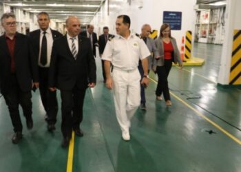 وزير النقل يؤدي زيارة إلى ميناءي رادس وحلق الوادي وعدد من المرافق البحرية..