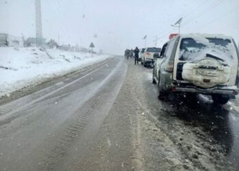 تواصل تساقط الثلوج بالقصرين والوالي يحذّر..