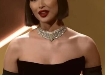 عزة سليمان تخطف الانظار خلال تقديمها حفل Joy Awards 2025 باللهجة التونسية