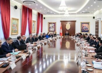 رئيس الحكومة يشرف على اجتماع مجلس وزاري..