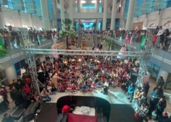 قرطاج لفنون العرائس تحطِّم الأرقام القياسية:  إقبال جماهيري ساحق بعث الحياة في المدينة