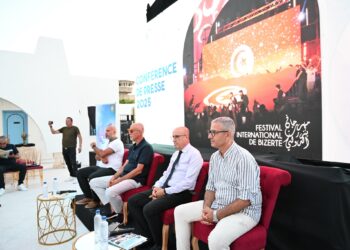 (في دورته 42)- مهرجان بنزرت يُعيد وهج الثقافة على ركح البحر”…“عودة العروض الدولية ومفاجآت بالجملة على مسرح بنزرت هذا الصيف!