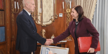 رئيس الجمهورية: “الحلول قادمة وكل تونسي سيتنفّس هواء نقيّا”..