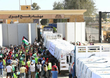 هذا عدد شاحنات المساعدات التي تنتظر الدخول الى غزة