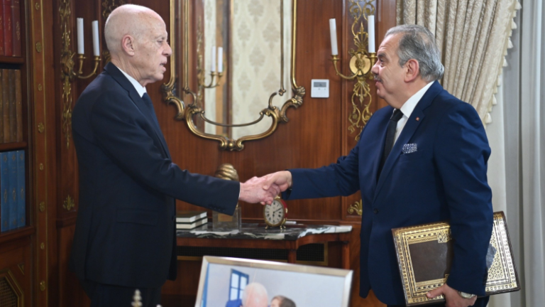 مشروع إعادة بناء ملعب المنزه على طاولة الرئيس.. وهذا ما كشفه