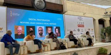حسين فهمي يشارك في حلقة نقاشية عن “الترميم الرقمي”