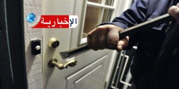 شاب يقتحم منزلا في المنزه ويهدد صاحبته بواسطة سكين.