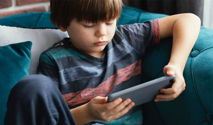 تحذير من شبكات اتجار بالبشر تستهدف القُصّر عبر الفضاء الرقمي..