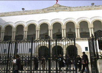 تعليق العمل في محاكم تونس..