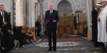 (من جامع الزيتونة)-رئيس الجمهورية يهنئ التونسيين بحلول شهر رمضان…