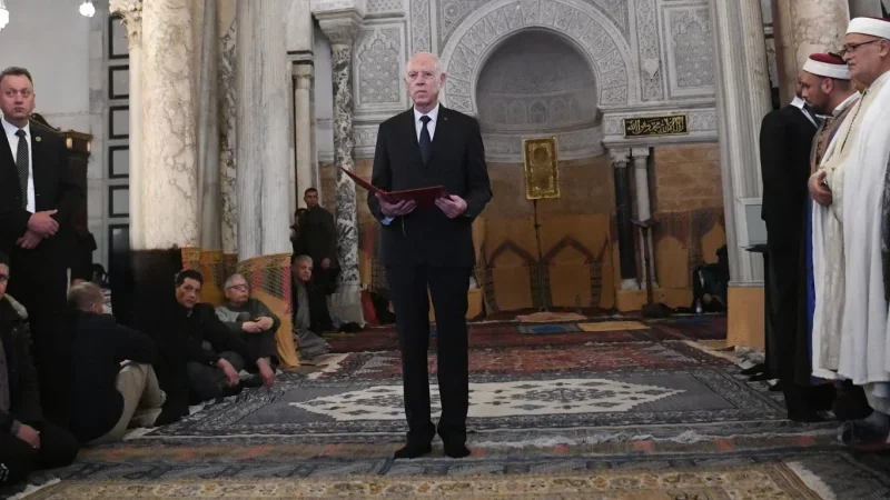 (من جامع الزيتونة)-رئيس الجمهورية يهنئ التونسيين بحلول شهر رمضان…