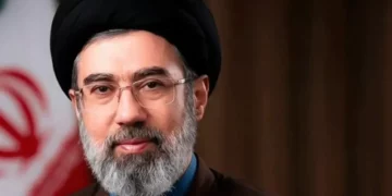 كسر وجروح.. هذه تفاصيل إصابة مجتبى خامنئي..