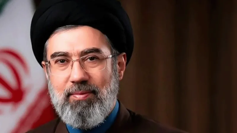 كسر وجروح.. هذه تفاصيل إصابة مجتبى خامنئي..