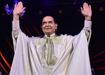 أنغام من العراق والشام… الفنان السوري علي حسين في موعد فني مع جمهور بئر الأحجار..