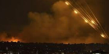 سقوط صاروخ بهذا المطار العسكري التابع للسفارة الأمريكية..