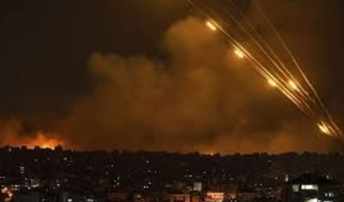 سقوط صاروخ بهذا المطار العسكري التابع للسفارة الأمريكية..