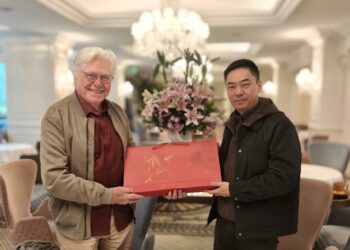 رئيس مهرجان القاهرة السينمائي الدولي يبحث توسيع آليات التعاون مع مهرجان بكين..