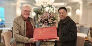 رئيس مهرجان القاهرة السينمائي الدولي يبحث توسيع آليات التعاون مع مهرجان بكين..