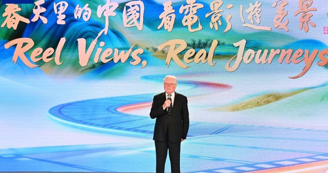 تكريم رئيس مهرجان القاهرة السينمائي في كرنفال ثقافة السينما بالصين