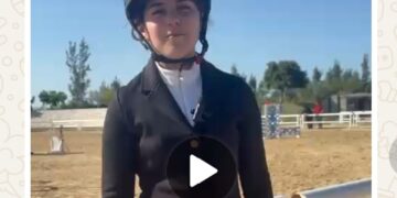 يشارك نحو 300 فارسا وفارسة من مختلف الفئات العمرية، اليوم الأحد في اختتام منافسات بطولة الماسترز للفروسية بتونس “هيبو كلوب سبرينغ ماسترز” والتي ينظمها نادي “هيبو كلوب” للفروسية بإشراف الجامعة التونسية للفروسية. وشهدت البطولة التي انطلقت فعالياتها أمس السبت 18 أفريل في سيدي ثابت مشاركة مكثفة للمولعين بهذه الرياضة التي تعتبر من الألعاب العريقة في العالم والاختصاصات الأولمبية رغم أنها لا تزال تبحث عن توسيع شعبيتها في تونس.. وتقام بطولة الماسترز للفروسية في نسختها الثانية تحت إشراف الجامعة التونسية للفروسية وتقام المنافسات في مسابقتي القفز على الحواجز في 6 فئات بحسب درجة ارتفاع الحاجز ومسابقة القوة والتحمل وذلك بمشاركة أبرز الفرسان والفارسات على مسالك ومسارات تتضمن 13 حاجزا ويشرف عليها أفضل المهندسين في تصميم حلبات الفروسية في العالم. وشهد اليوم الأول للبطولة التي تنتظم تحت إشراف نادي هيبو كلوب سيدي ثابت للفروسية، مشاركة 250 فارسا وفارسة من فئات عمرية تتراوح بين 8 سنوات وحتى 55 عاما، إذ شهدت مشاركة الأطفال والشبان فضلا عن فئات عمرية أعلى (55 عاما) في فئة الأساتذة (الماسترز) خاصة في اختصاص الحواجز، (بين 60 و140 صنتمترا) ومسابقة التتابع (ثنائي) ومسابقة هيبو كلوب سبرينغ فضلا عن الجائزة الكبرى للهيبو كلوب وهي الجائزة الرئيسية. أما في صنف فرسان وفارسات النخبة، فستكون هذه البطولة إعدادية للتحضير للاستحقاقات الدولية والإقليمية المقبلة وأولها لمسابقة ألعاب البحر الأبيض المتوسط التي تحتضنها مدينة تارانتو في إيطاليا بين 21 أوت و3 سبتمبر 2026.. وتشارك تونس في الألعاب المتوسطية بستة فرسان وفارسات في مسابقة القفز على الحواجز وهي الأكثر إقبالا من الناشطين في رياضة الفروسية بتونس. وتعدّ رياضة الفروسية من الألعاب الفردية التي باتت تستقطب عددا من الشبان من الجنسين ومن مختلف الفئات العمرية وذلك مع ارتفاع عدد الأندية الناشطة في هذه الرياضة، وتضم الجامعة التونسية للفروسية في مختلف الاختصاصات مجازا 2500، وتطمح إلى الوصول بعدد المجازين إلى ثلاثة آلاف في الموسم المقبل، في حين يصل عدد الأندية إلى 40 مسجلة في مختلف منافسات موسم 2025 ـ 2026.