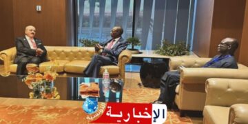 لقاء تونسي-سينغالي في منتدى داكار الدولي للسلام والأمن في إفريقيا لتعزيز التعاون الثنائي…