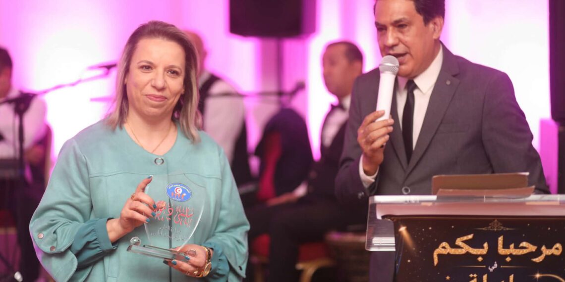 في “ليلة النجوم The Best 2025”.. تكريم المديرة العامة للوكالة الوطنية للتقييم والاعتماد في التعليم العالي والبحث العلمي..