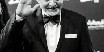 مهرجان القاهرة السينمائي الدولي ينعي الفنان الكبير عبد العزيز مخيون..
