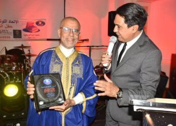 عتاب رضوان يحصد لقب أفضل مصمم أزياء لعام 2025 ويحافظ على روح التراث التونسي…
