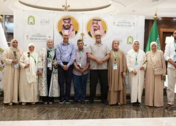 ضيوف برنامج خادم الحرمين الشريفين للعمرة والزيارة من جمهورية تونس يصلون المدينة المنورة